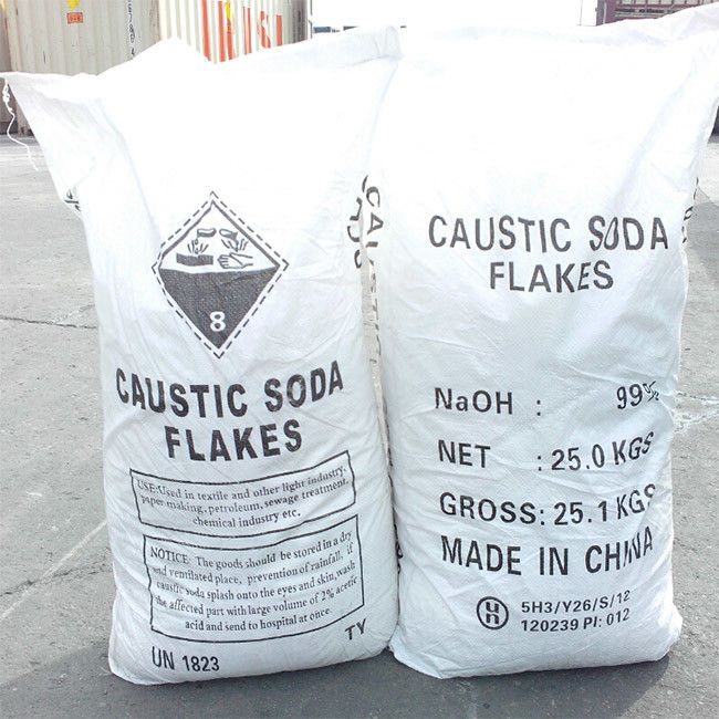 GB209-2018 NaOH โซดาไฟจุดเดือด 1390C ละลายน้ำได้สำหรับทำกระดาษ